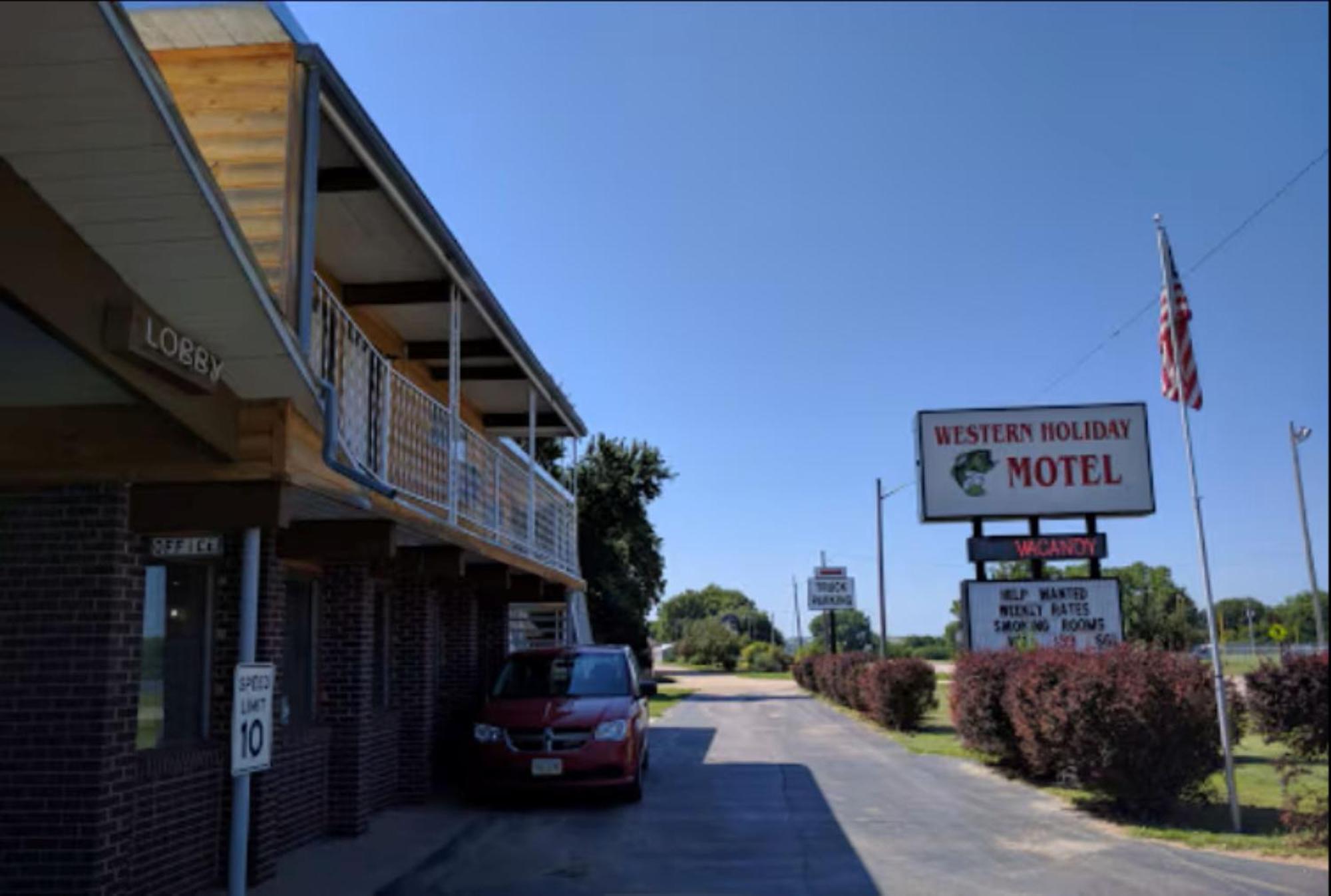 Love Hotels Western Holiday By Oyo At Harlan Lake Ne Alma Εξωτερικό φωτογραφία