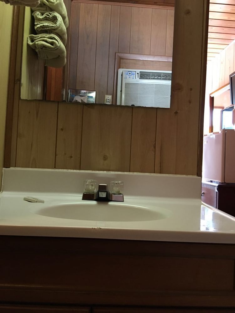 Love Hotels Western Holiday By Oyo At Harlan Lake Ne Alma Εξωτερικό φωτογραφία