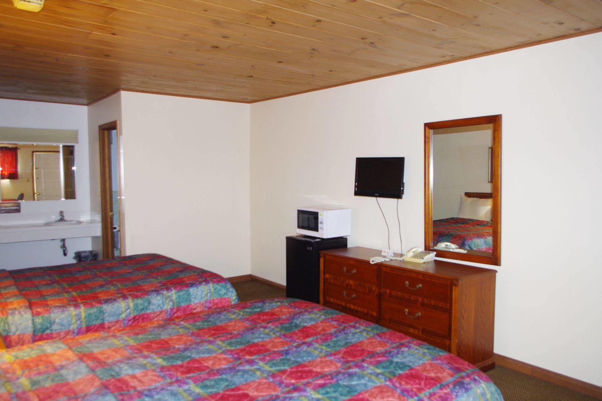 Love Hotels Western Holiday By Oyo At Harlan Lake Ne Alma Εξωτερικό φωτογραφία